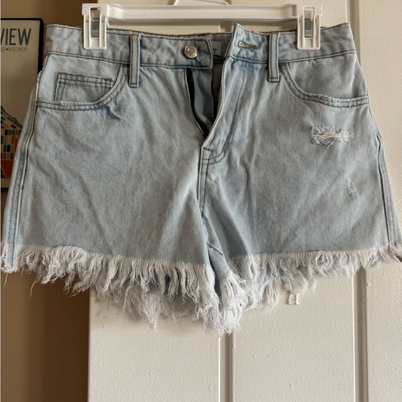 Casual Light Blue Frayed Hem Denim Shorts - Picture 1 of 3
